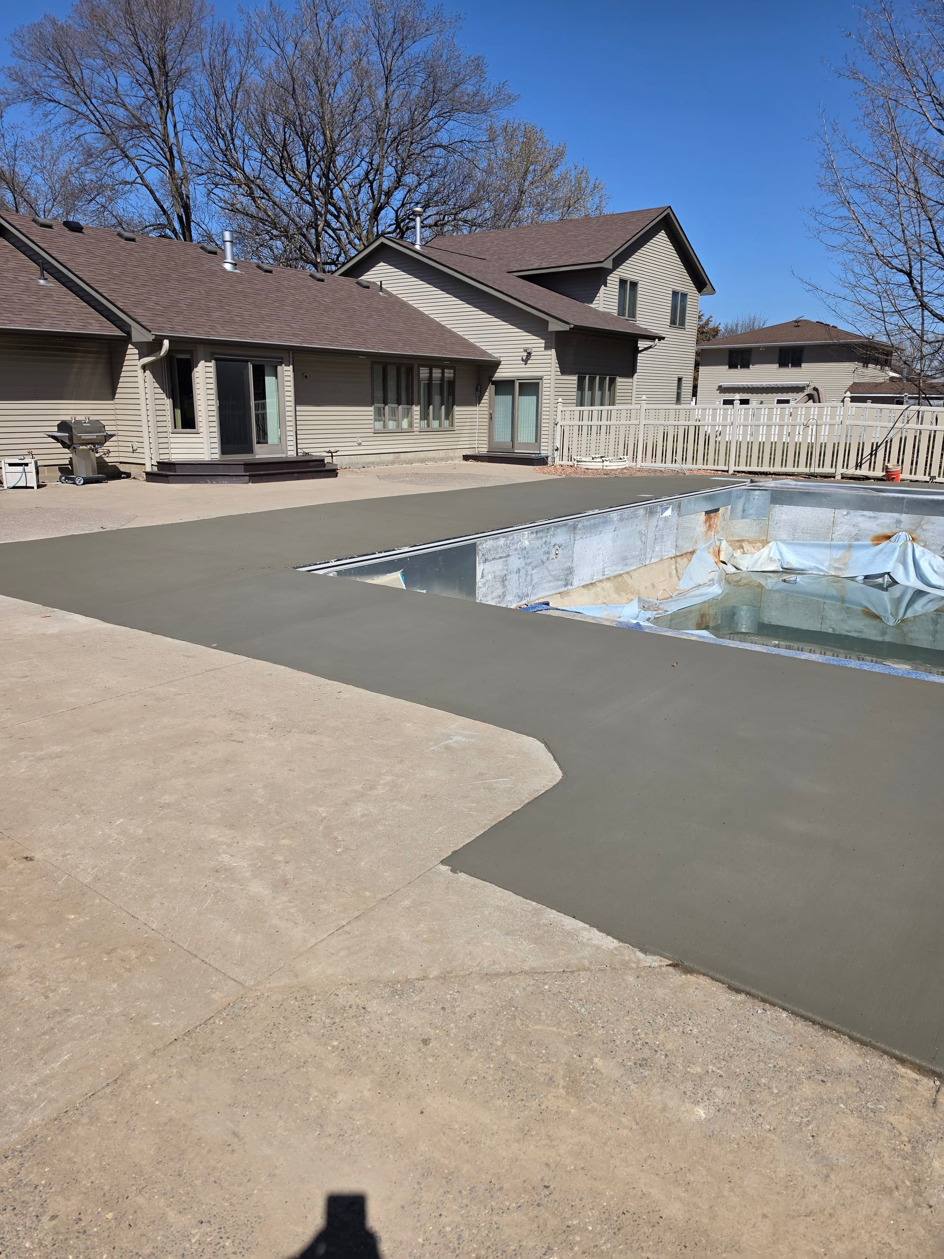 Gallery photos for Fresh Concrete Pool Deck Pour After Settling Issues: Image #4