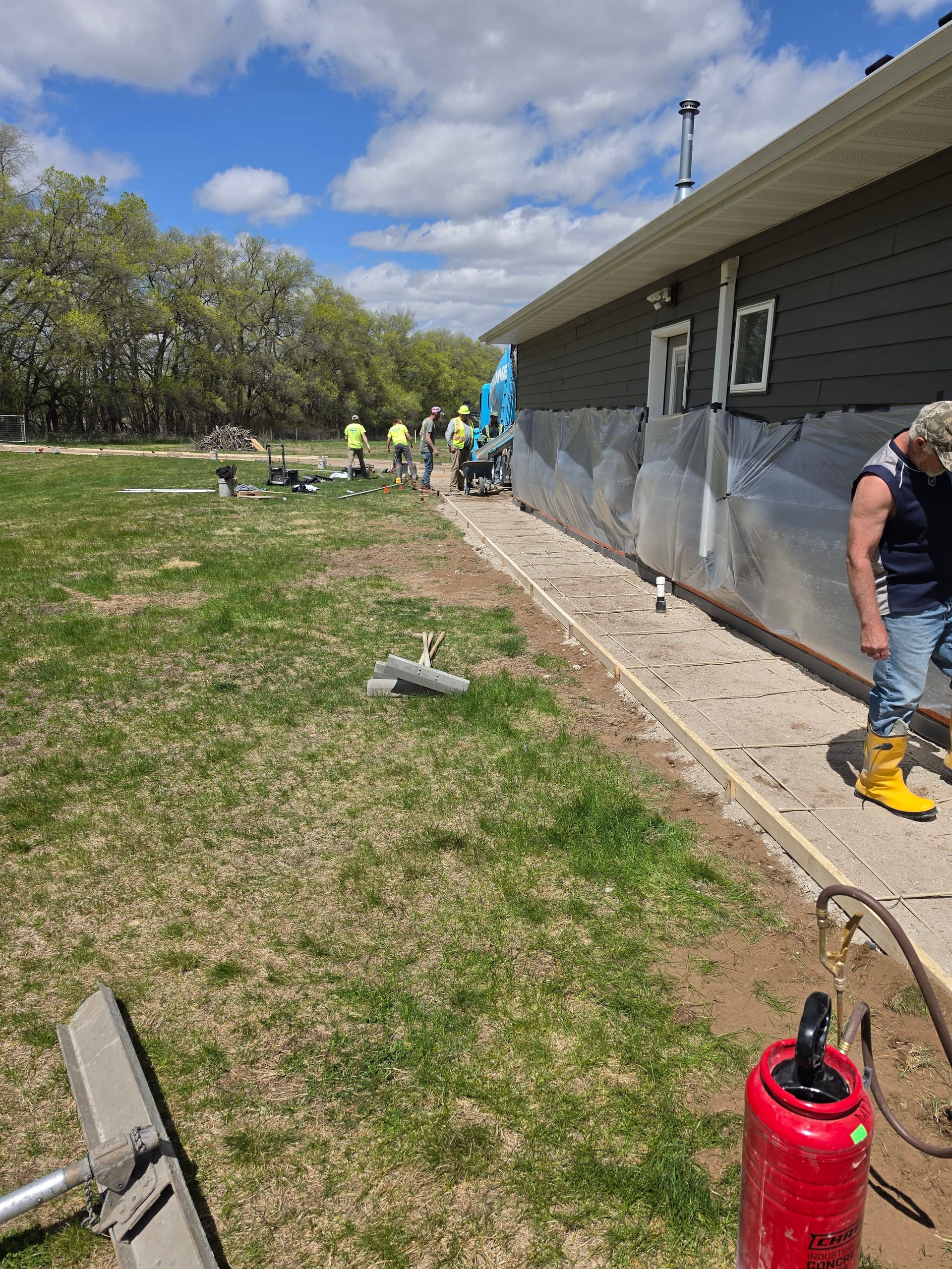 Gallery photos for 50 Yards of Concrete Poured on a Large Residential Property: Image #6