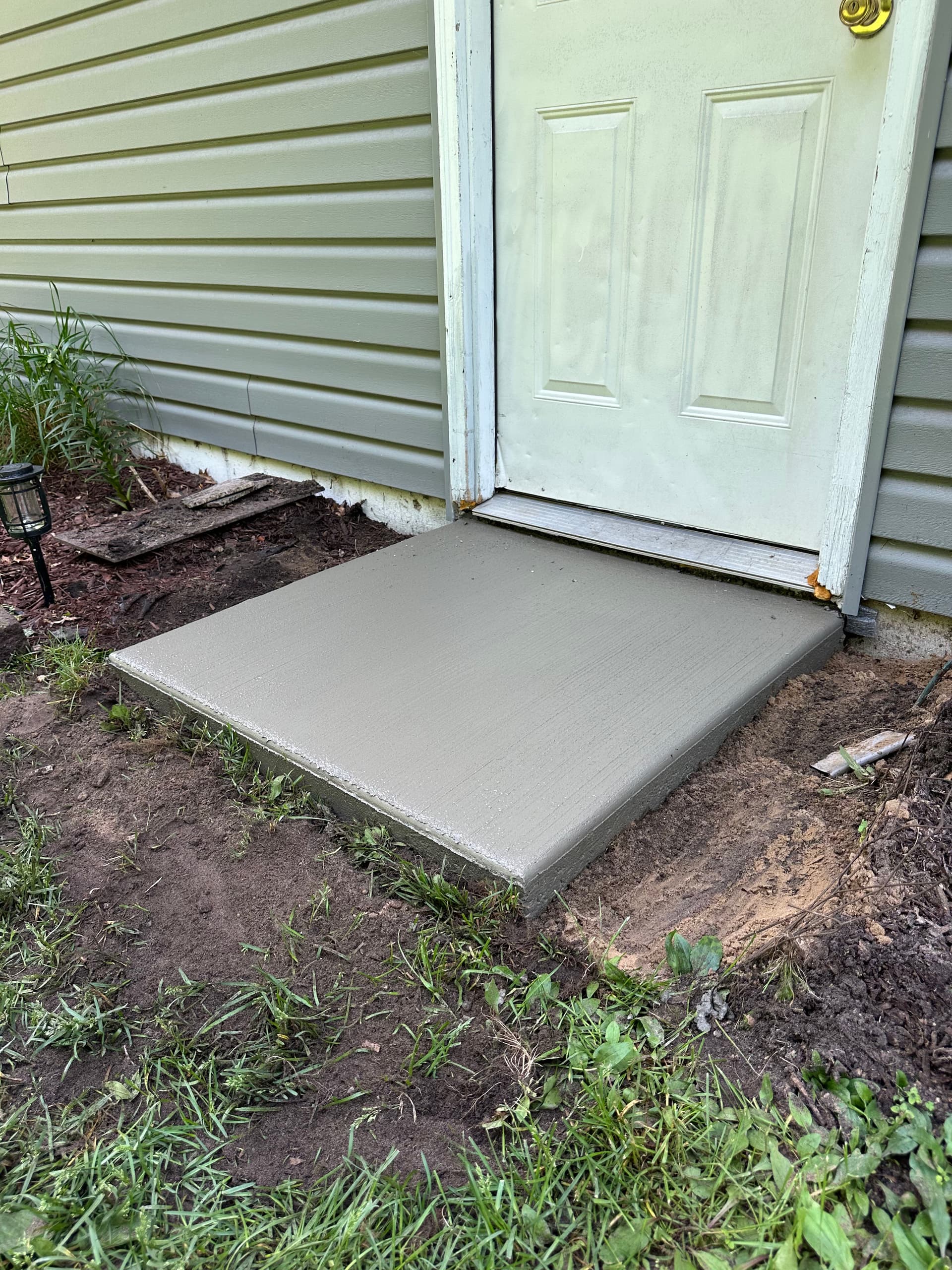 Gallery photos for Fresh Concrete Aprons, Door Pads, and Sidewalk Extensions Done Right: Image #2