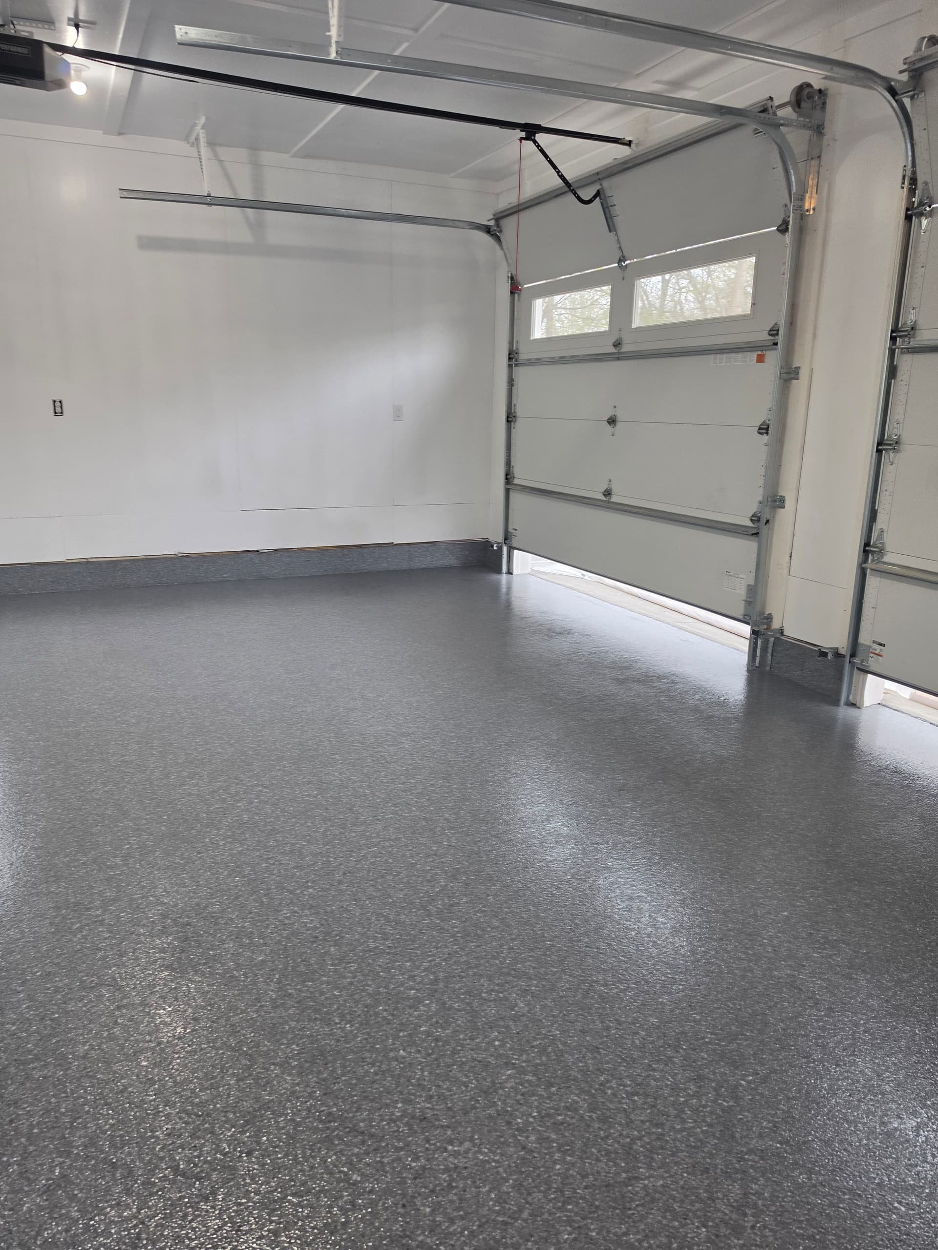 Polyurea and Polyaspartic Garage Floor Coating in Loretto image