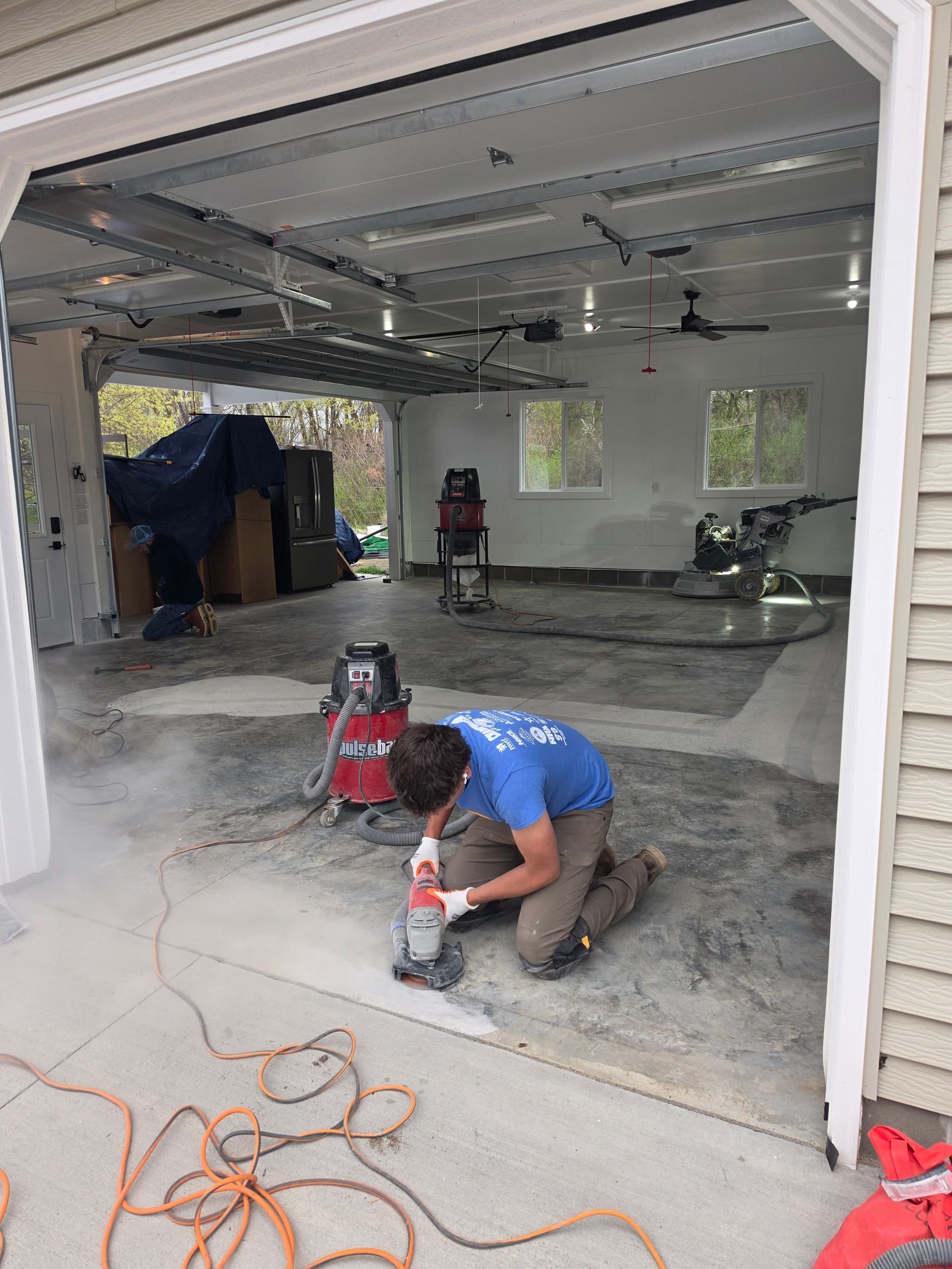 Gallery photos for Polyurea and Polyaspartic Garage Floor Coating in Loretto: Image #2