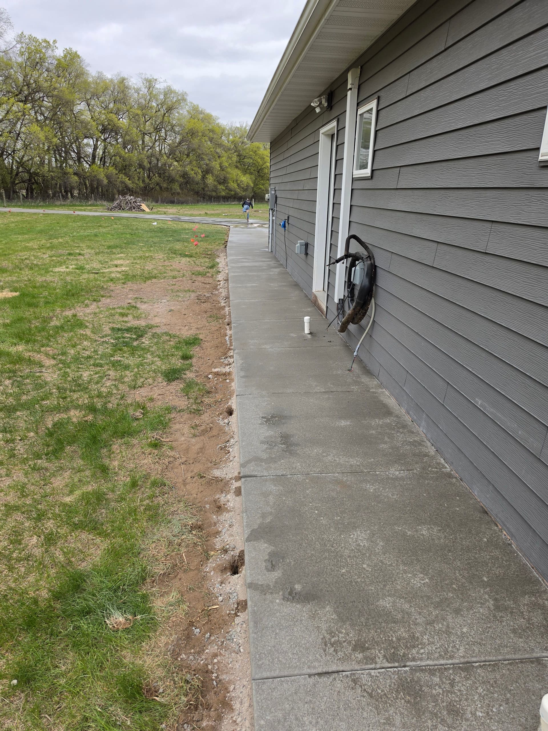 Gallery photos for 50 Yards of Concrete Poured on a Large Residential Property: Image #3