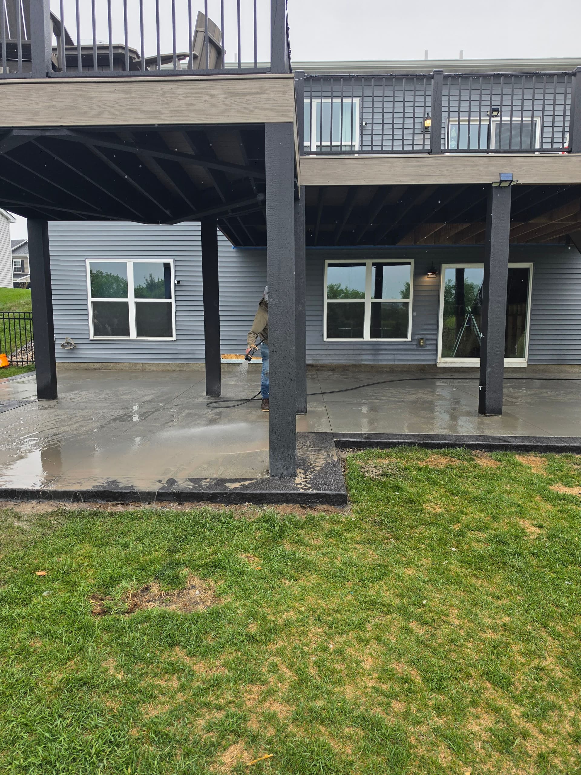 Gallery photos for Roman Slate Stamped Patios and Broom Finish Concrete Wrapping Up the Week: Image #5