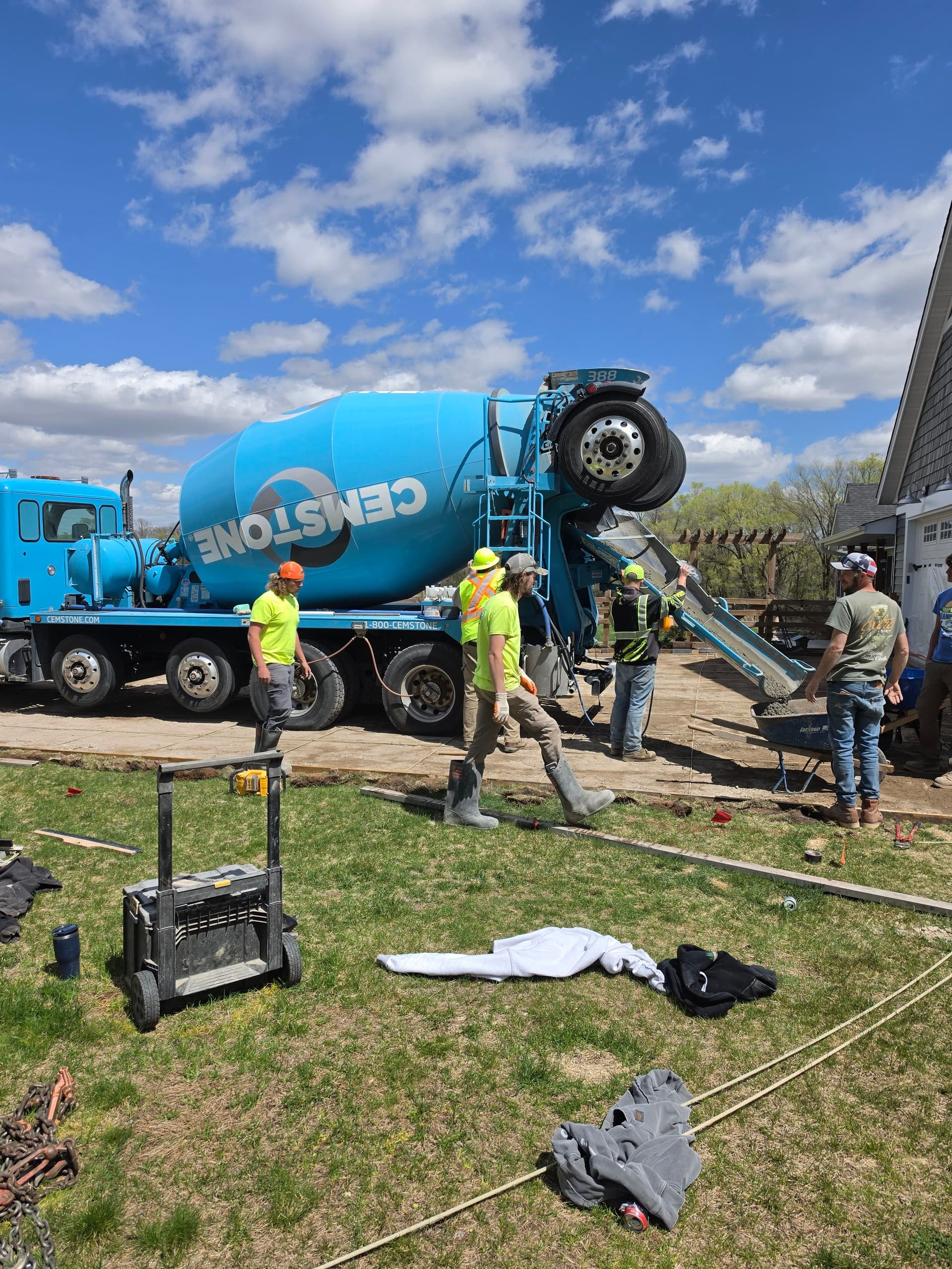 Gallery photos for 50 Yards of Concrete Poured on a Large Residential Property: Image #5