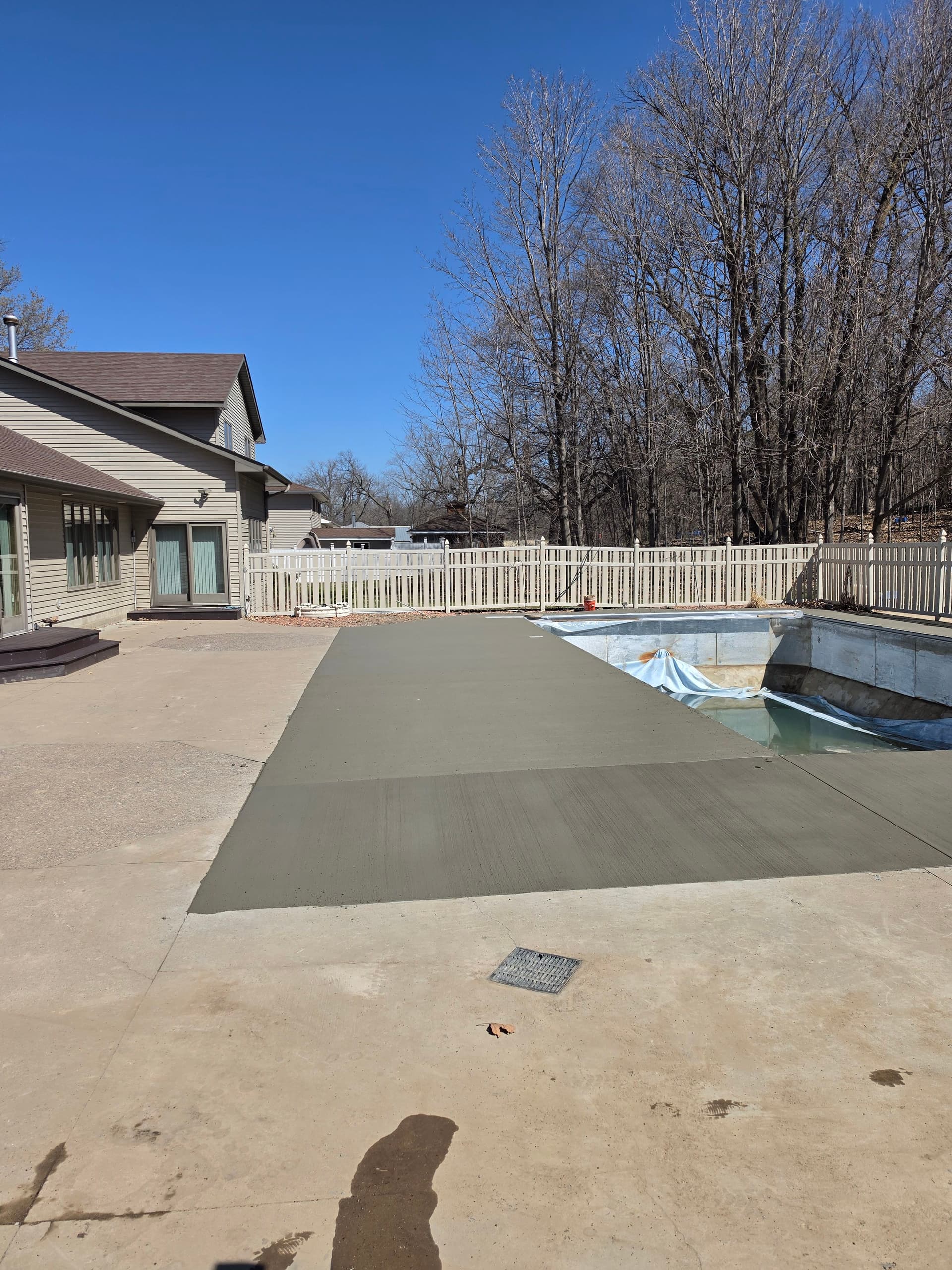 Gallery photos for Fresh Concrete Pool Deck Pour After Settling Issues: Image #2