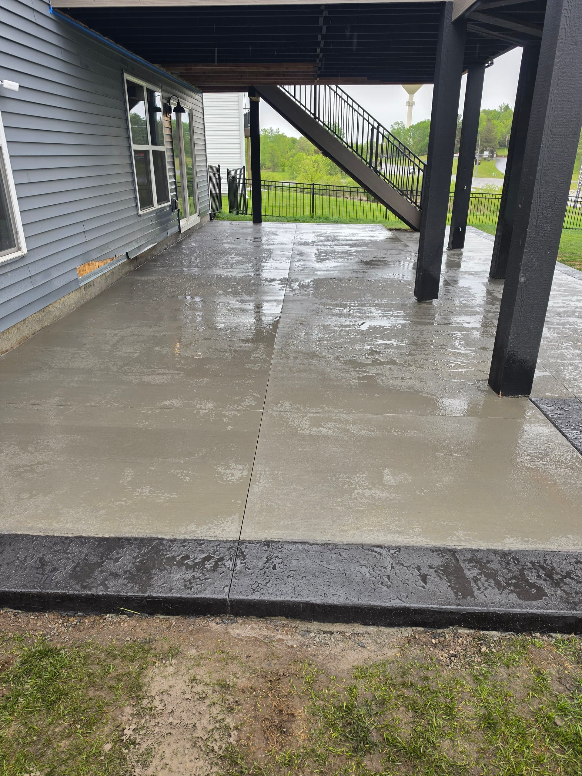 Gallery photos for Roman Slate Stamped Patios and Broom Finish Concrete Wrapping Up the Week: Image #4