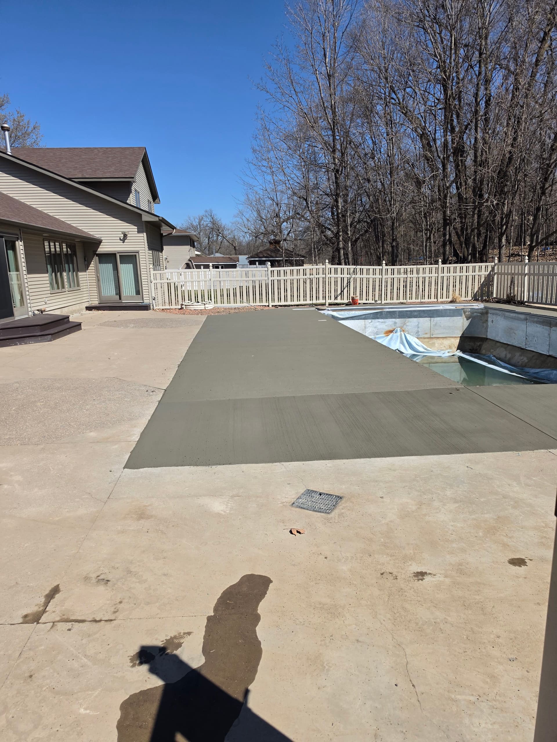 Gallery photos for Fresh Concrete Pool Deck Pour After Settling Issues: Image #1