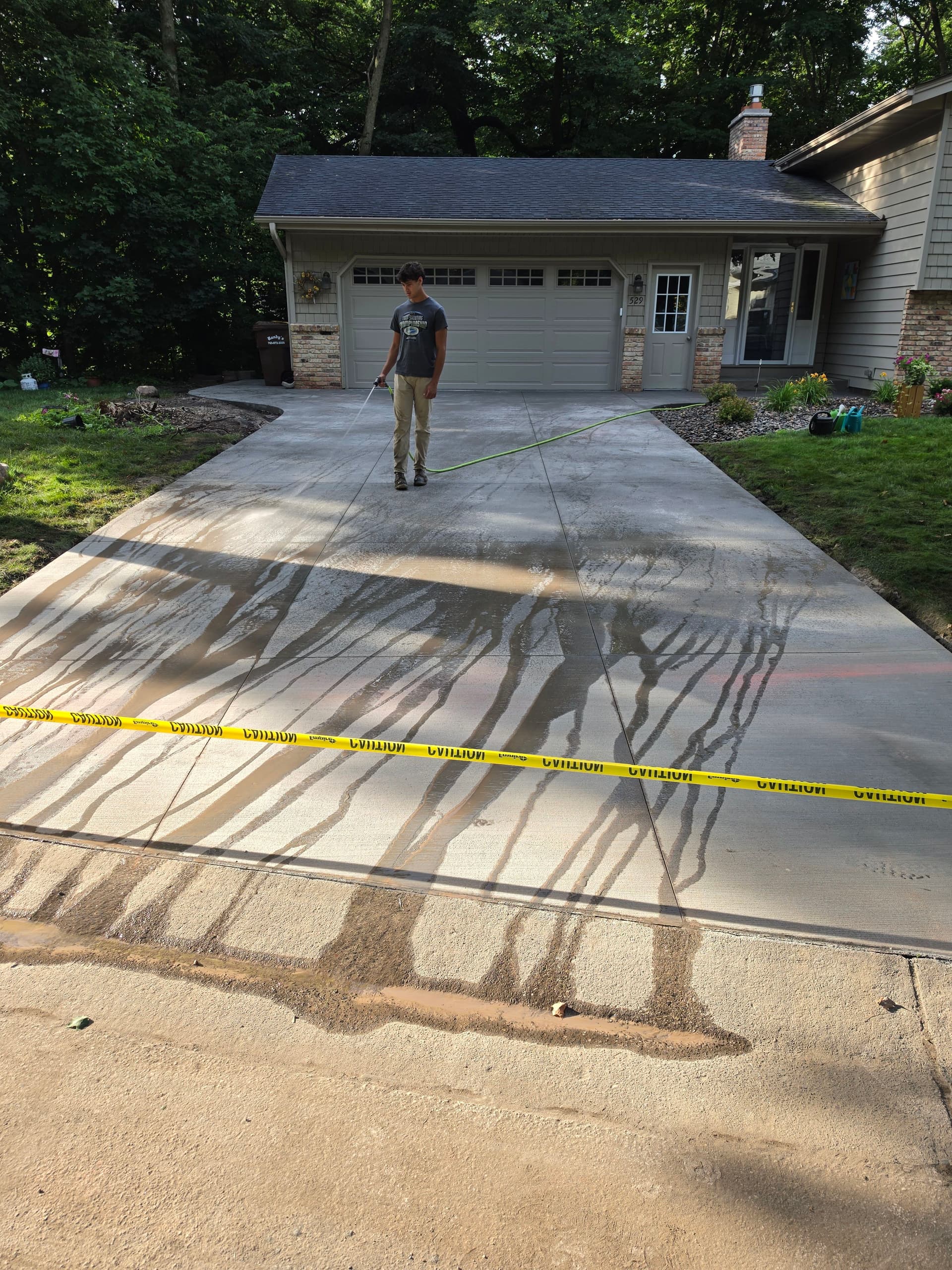 Gallery photos for Driveway, Patio, Shop Floor Coating and Curved Walkway Ramp All in One Week: Image #1