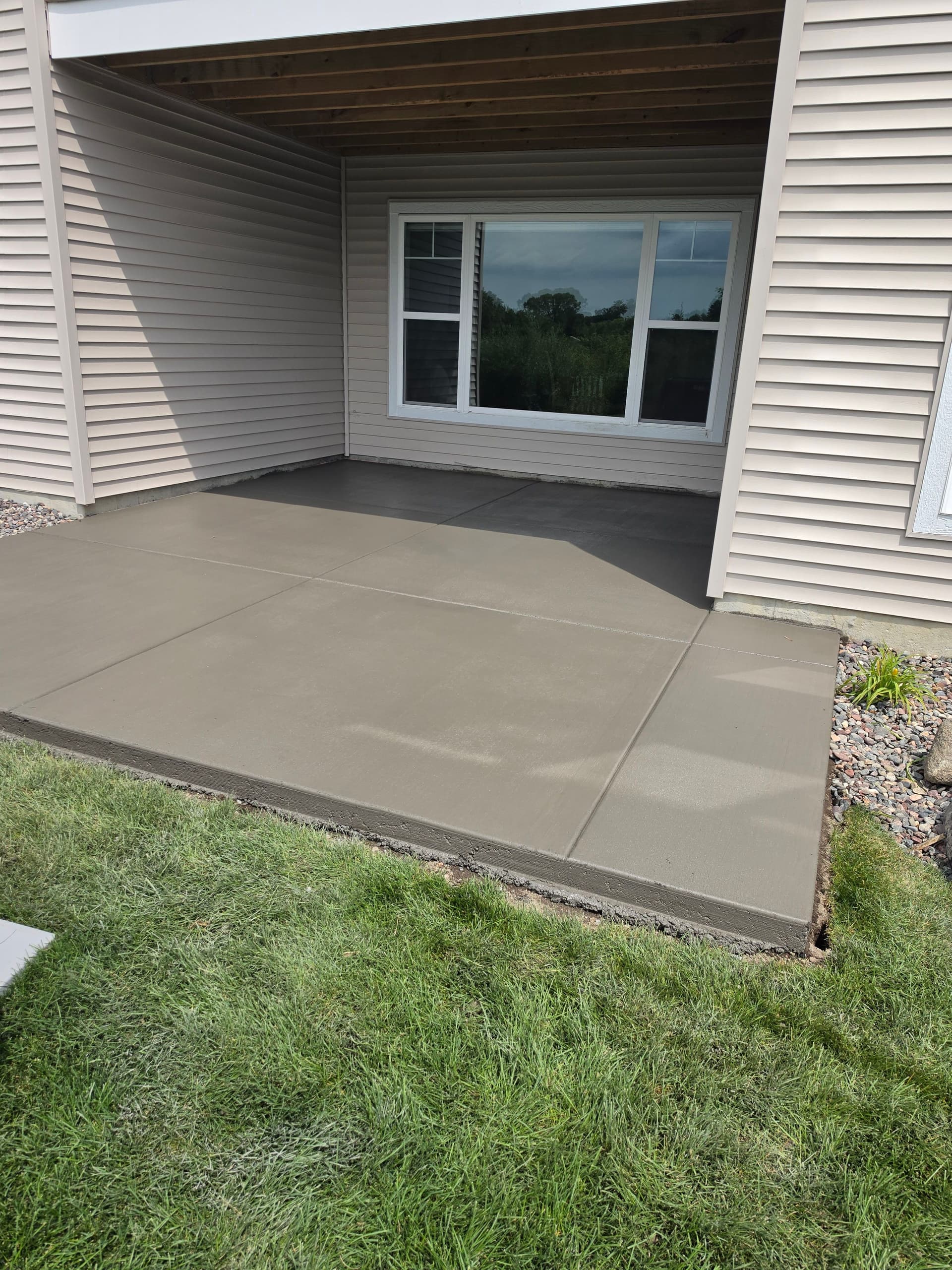 Gallery photos for Driveway, Patio, Shop Floor Coating and Curved Walkway Ramp All in One Week: Image #5